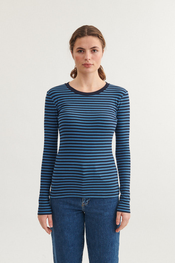 Ludmilla Longsleeve T-Shirt von basicapparel
