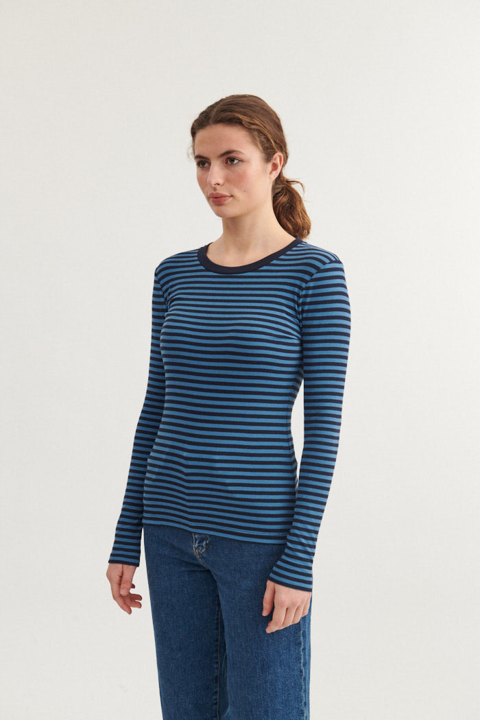 Ludmilla Longsleeve T-Shirt von basicapparel