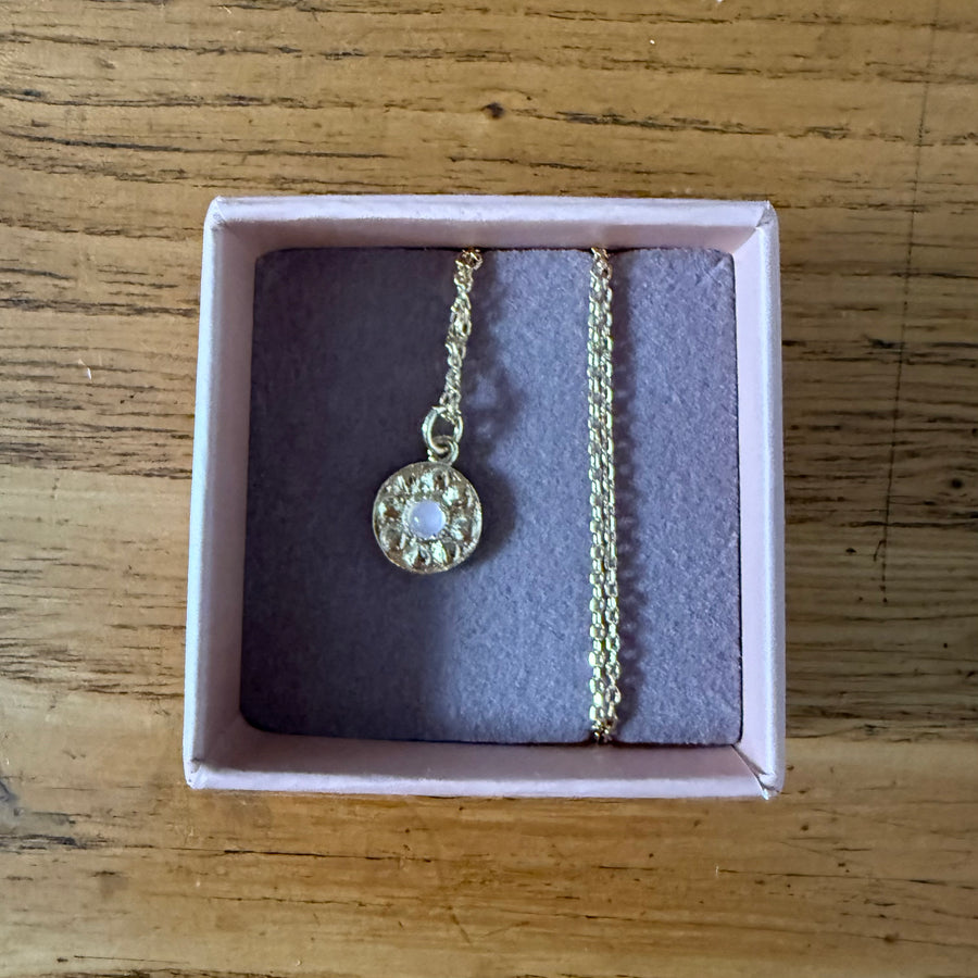 Halskette mit Rosenquartz Anhänger von Friihof+Siig