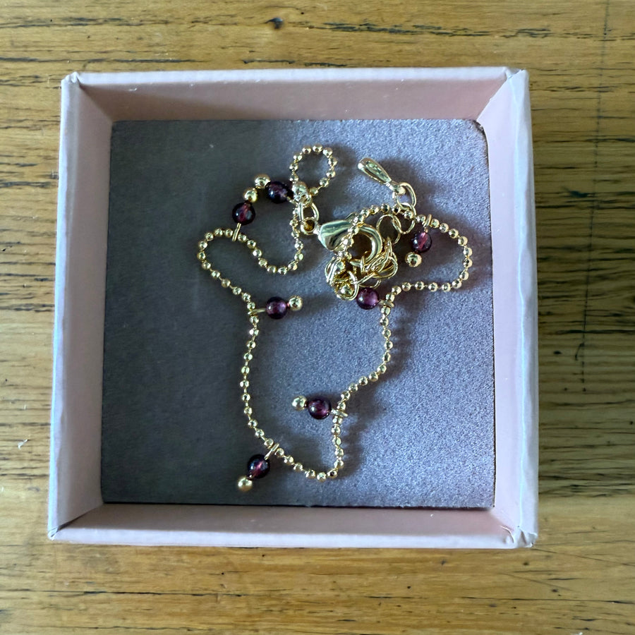 Armband mit Halbedelstein Anhängern von Friihof+Siig