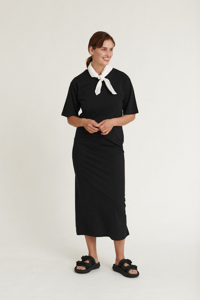 Raja T-Shirt Kleid von basicapparel