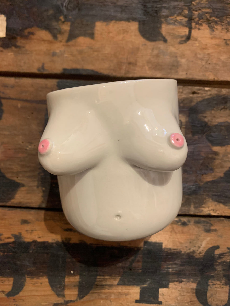 Busen-Becher von handmadebytone