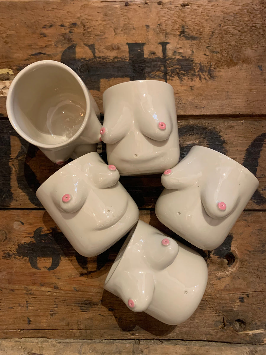 Busen-Becher von handmadebytone